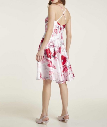 šaty s kvetinovou potlačou
