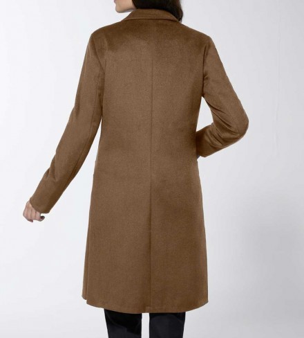 hnedý hrejivý kabát