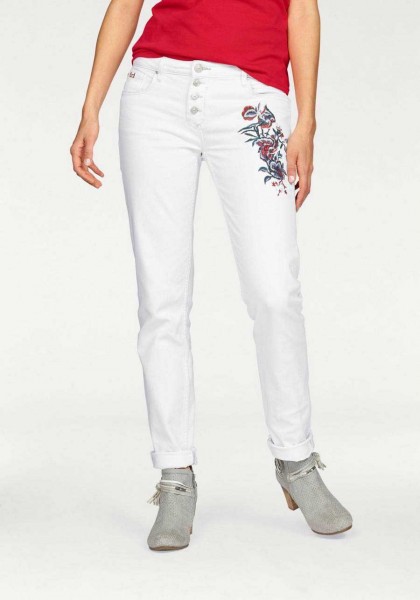 Pôsobivé biele džínsy s výšivkou