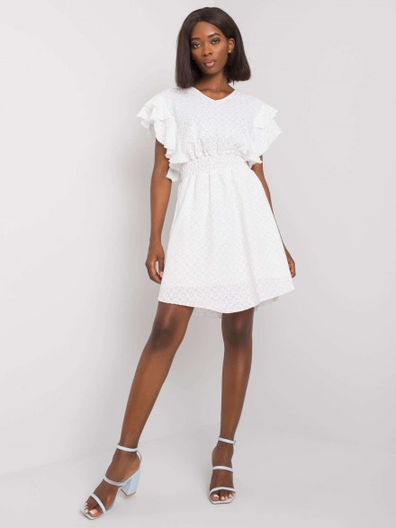 Atraktívne šaty v bielej farbe